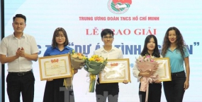 Dự án kết nối kiến tạo văn hóa giao thông của sinh viên Đại học Đà Nẵng được trao giải Top 10 