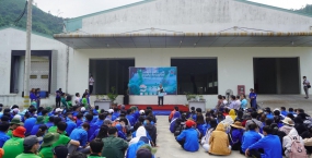 Sinh viên Đà Nẵng trồng cây xanh gây dựng Công viên khoa học